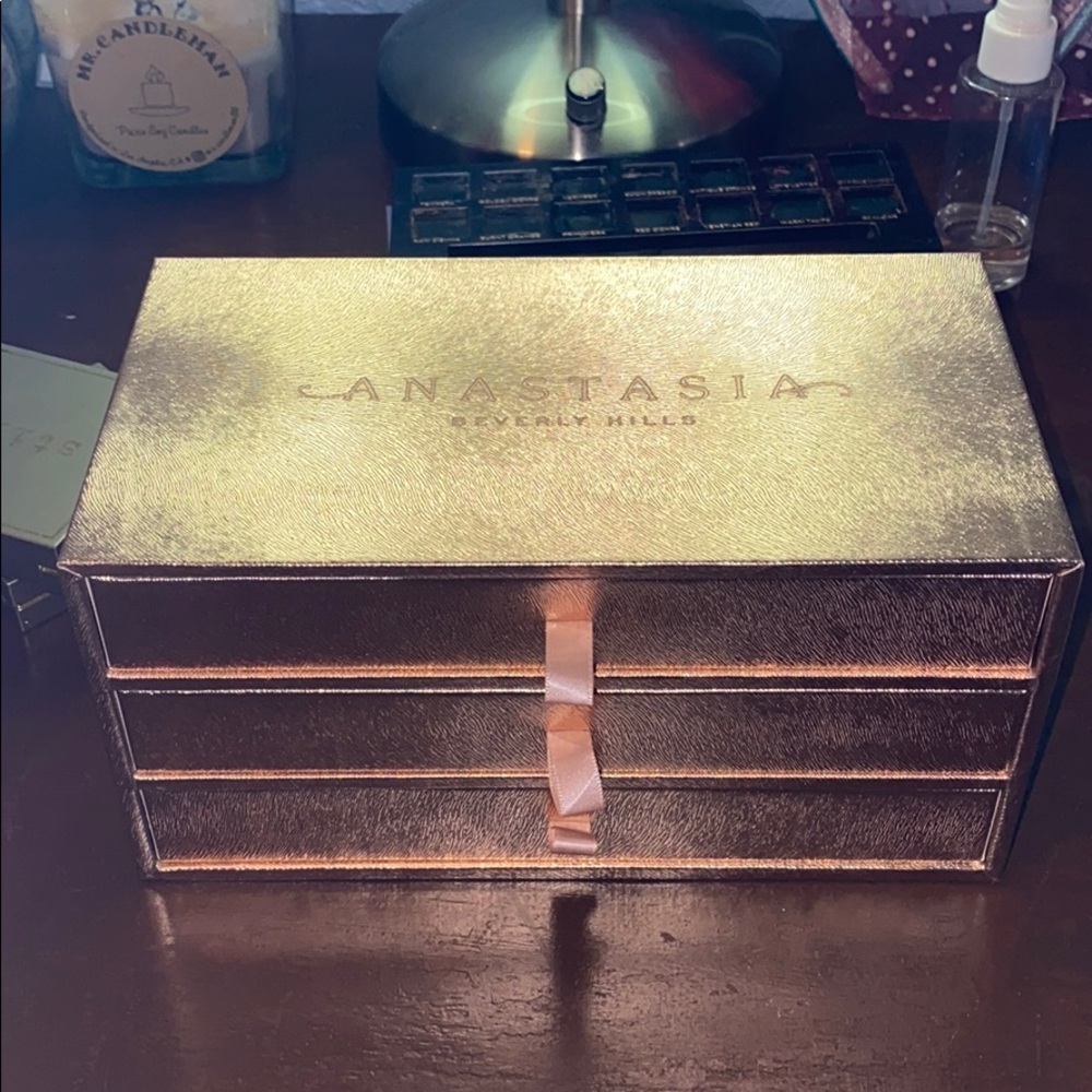 Anastasia ABH palette display drawers